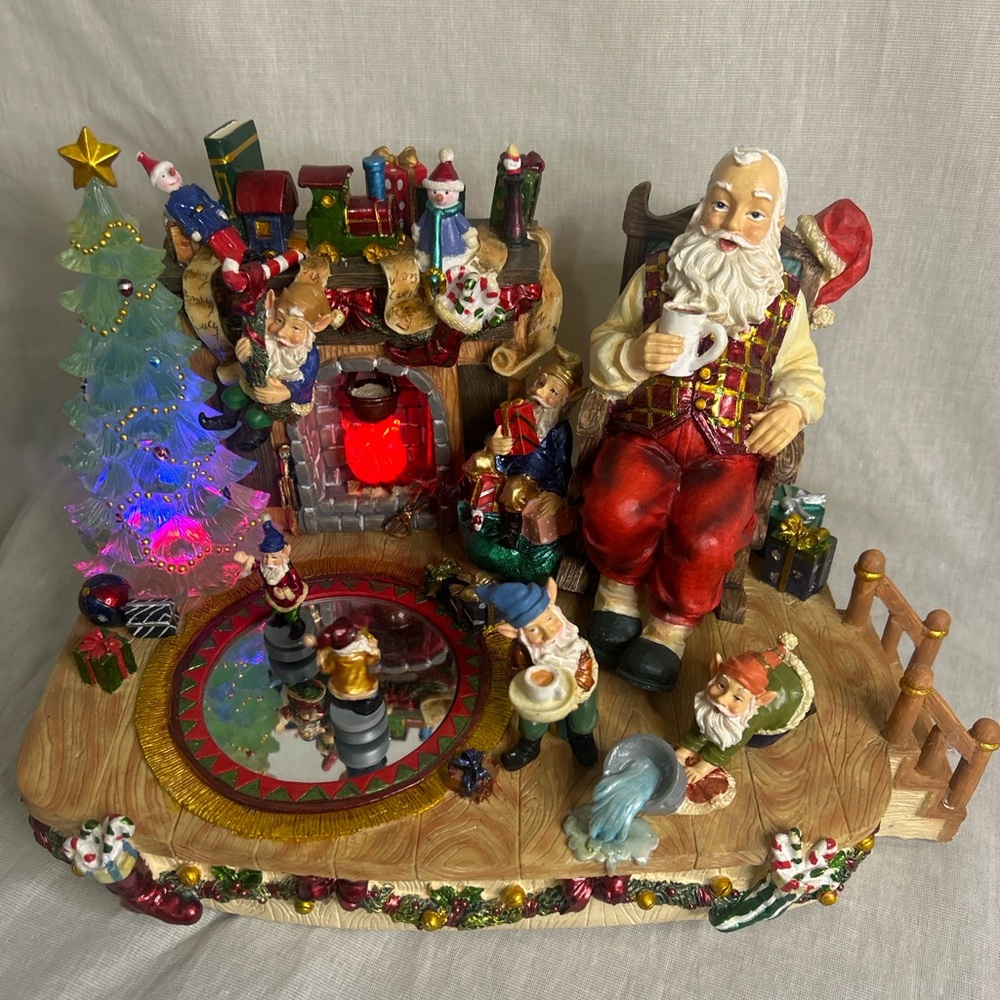 Christmas Collection Fibre‎ Optic Santa Workshop Lighted Holiday Scene